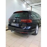ТСУ GALIA на Volkswagen Passat B8 седан/универсал 08/2014-, в т.ч. Alltrack B8 2015-, Skoda Superb 3 седан/универсал 03/2015-. Розетка с поворотным механизмом (убирается за бампер). Тип шара: A. Невидимый вырез бампера. Нагрузки: 2200/100 кг, масса